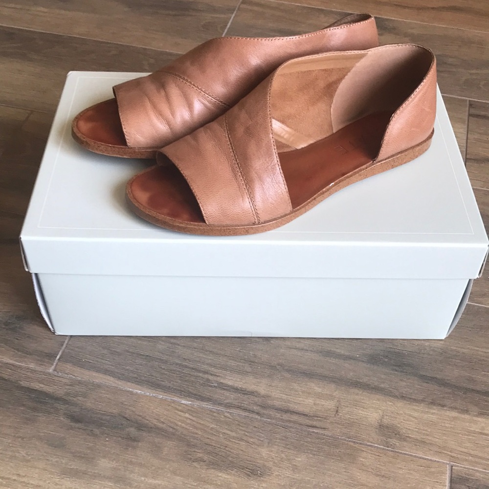 1 State Celvin sandal size 6